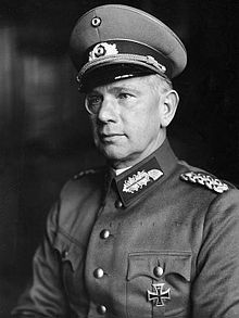 Bundesarchiv Bild 183-W0408-503, Walter v. Reichenau.jpg